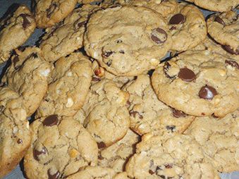 Chocolate Chip Peanut Cookies