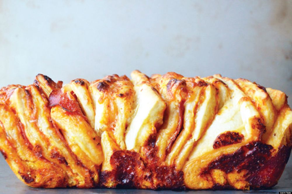 Pepperoni Pizza pull apart bread