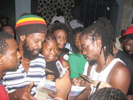 BEENIE MAN SIGNS ON SEARCHLIGHT