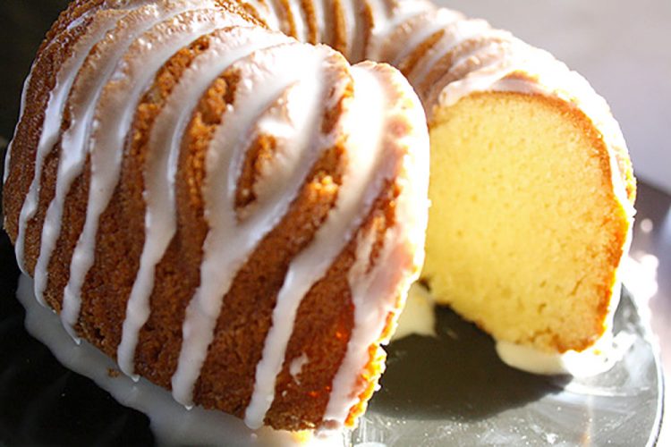 7-Up Bundt Cake