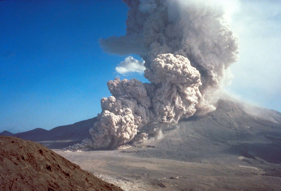 Pyroclastic flows begin at La Soufriere