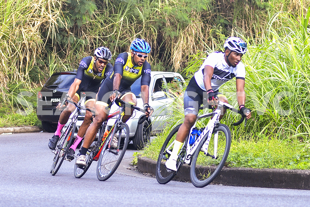 Bailey, Durrant top podium in first road race